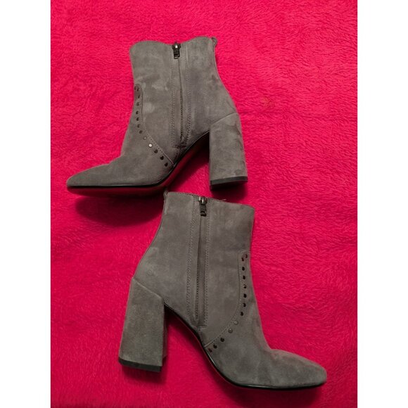 Coach Farrah Grey Suede Heeled Ankle Boot Booties Studs Size 6.5 Side Zip - Picture 4 of 12
